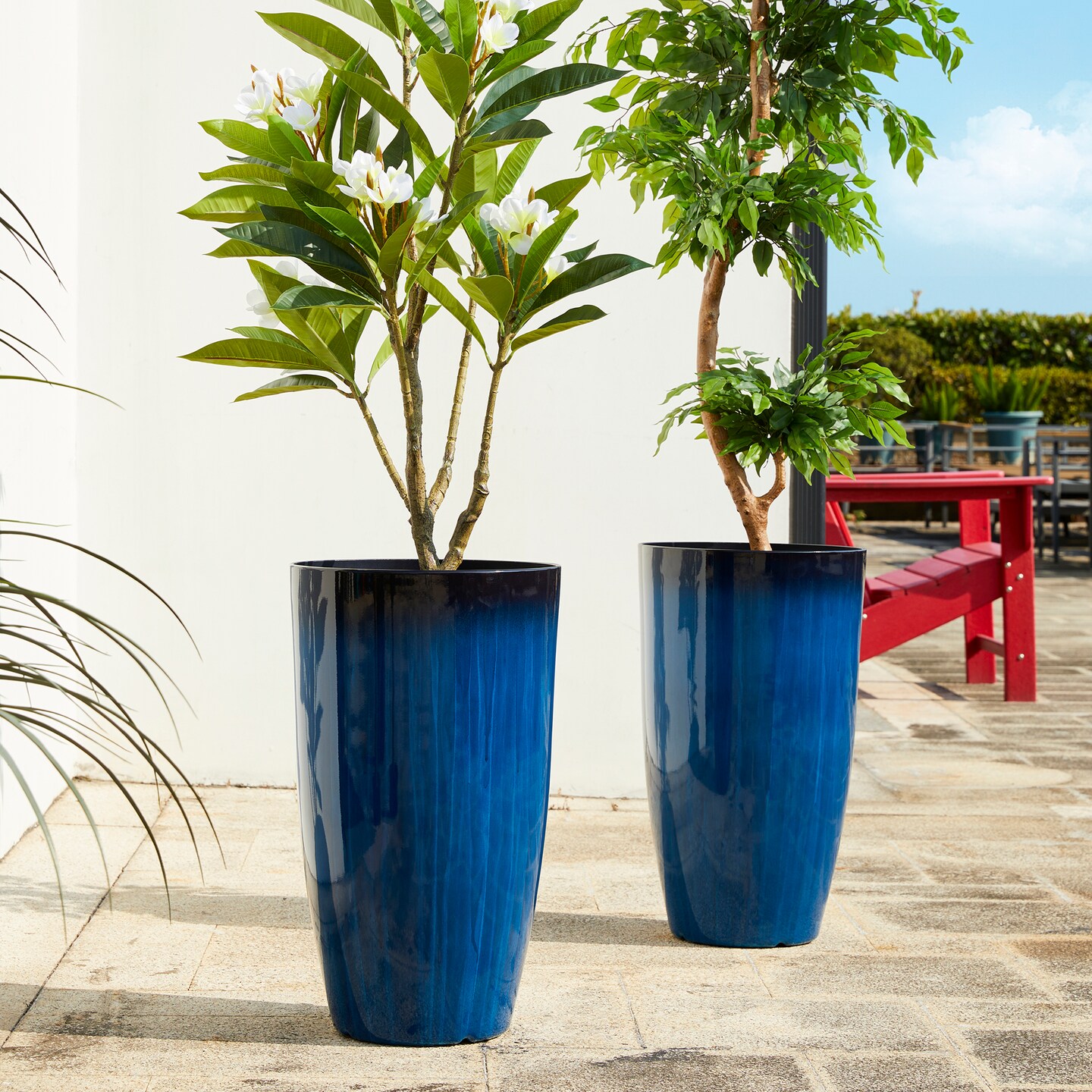 23.5&#x22;H Set of 2 Oversized Gradient Faux Ceramic Tall Plastic Planter