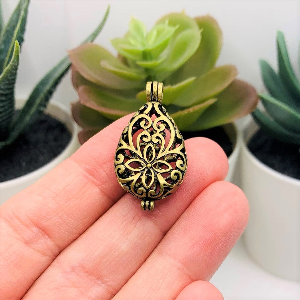 4 or 20 Pieces: Bronze Filigree Teardrop Diffuser Lockets