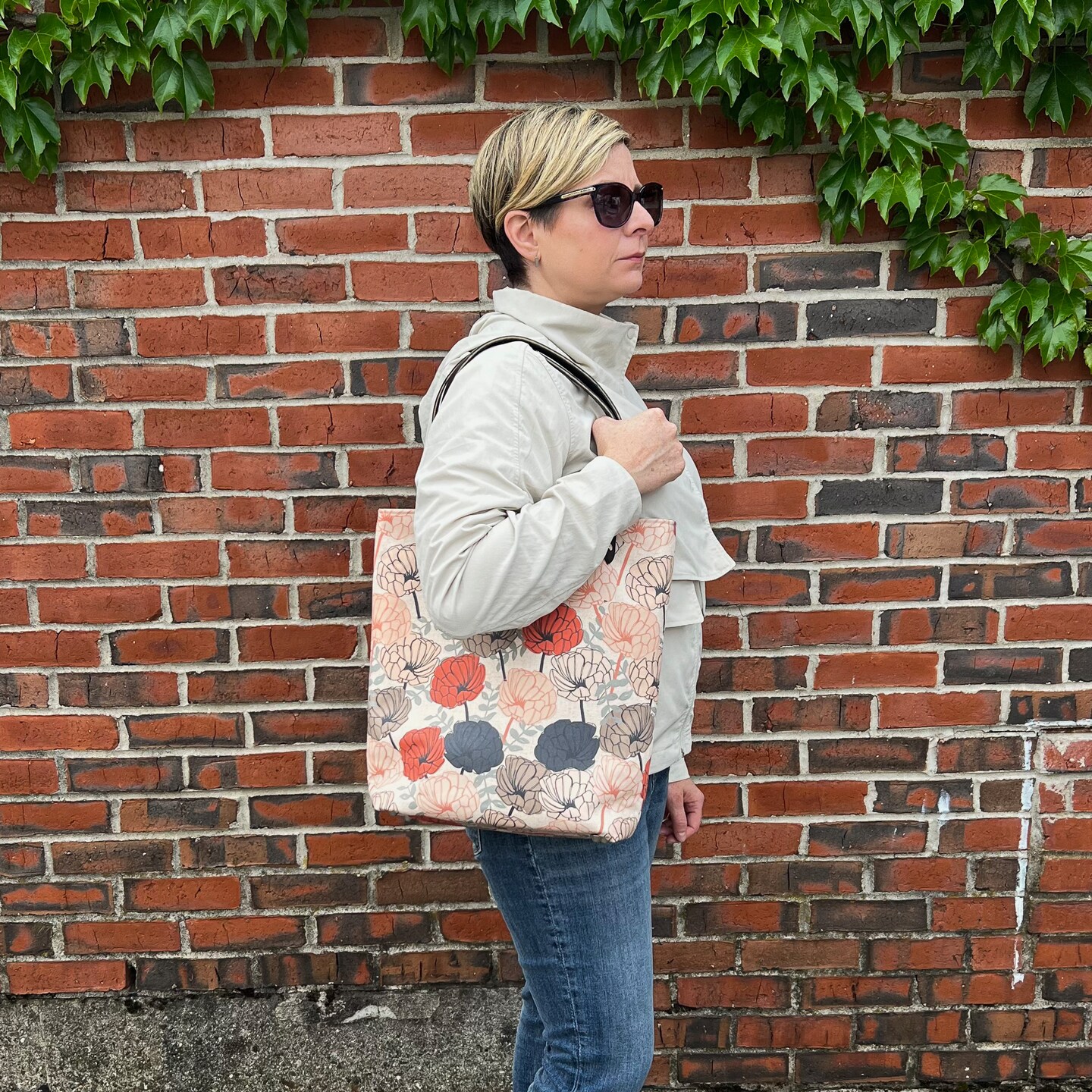 Crosscut Sewing Co.&#xAE; Lincoln Tote Sewing Kit - Beginner Sewing Project Kit