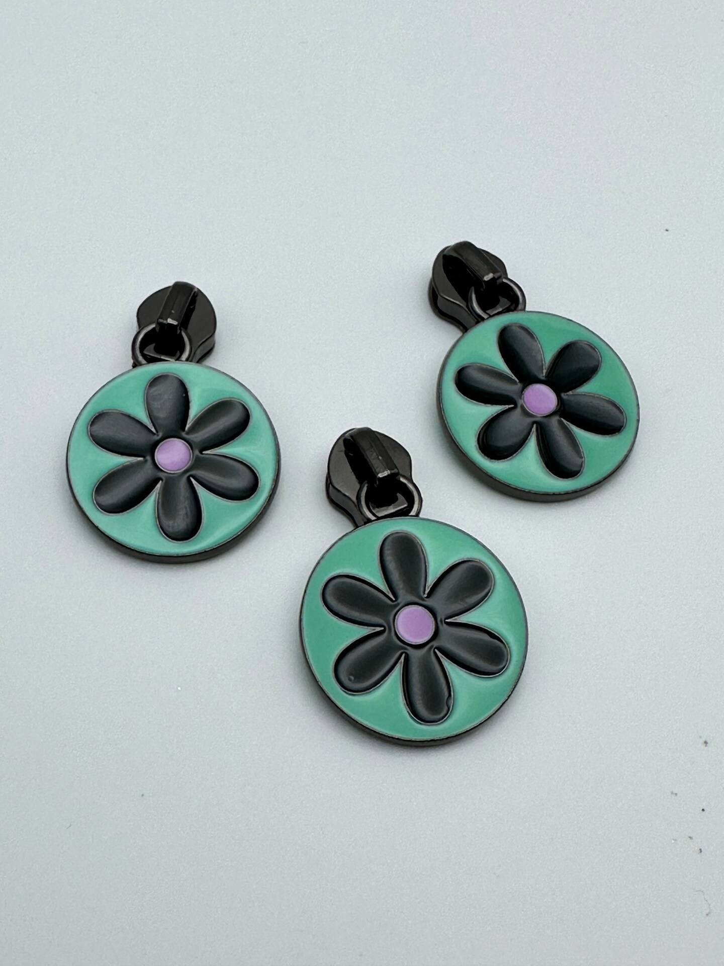 Gun Metal Enamel Daisy zipper pulls