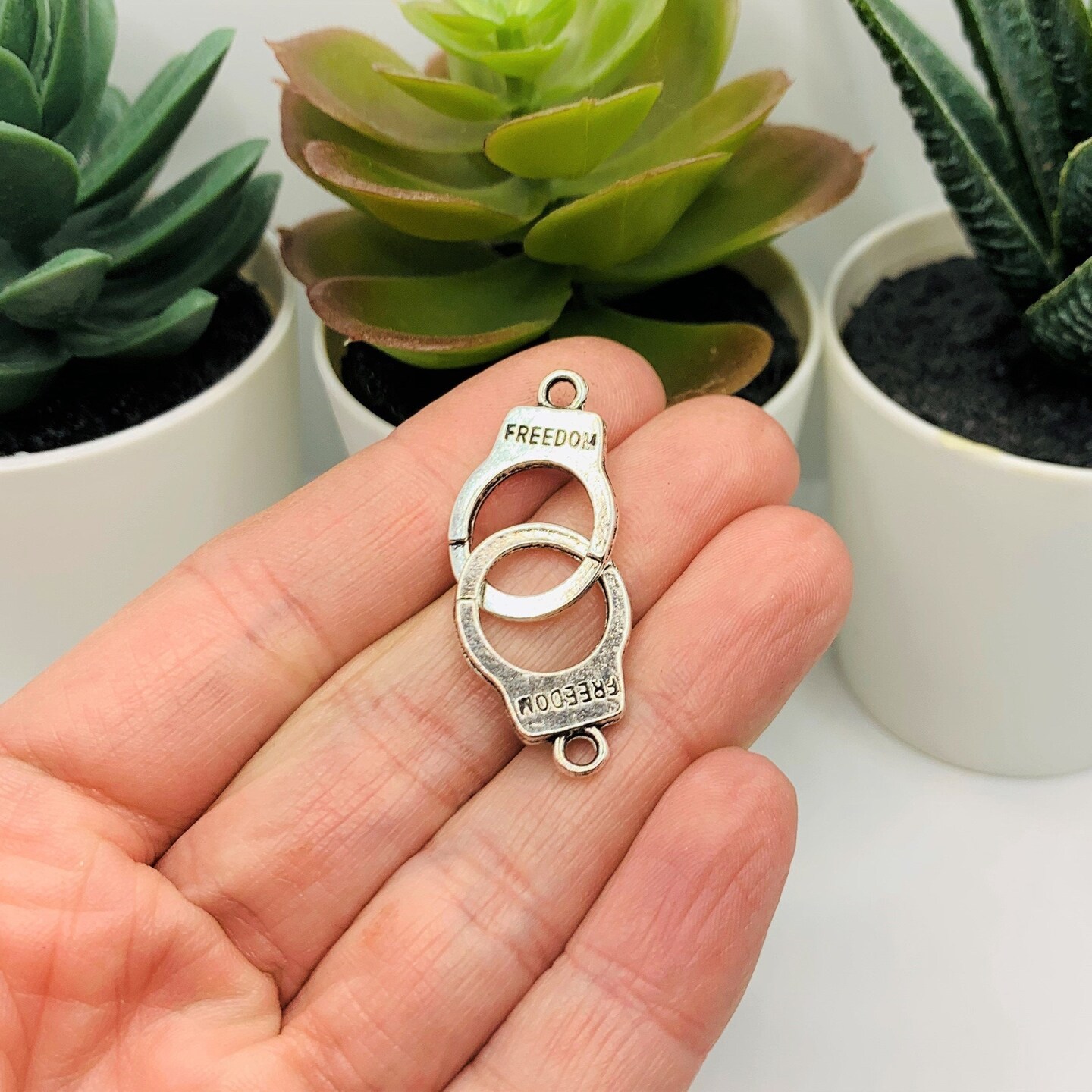 4, 20 or 50 Pieces: Silver Freedom Handcuff Charms