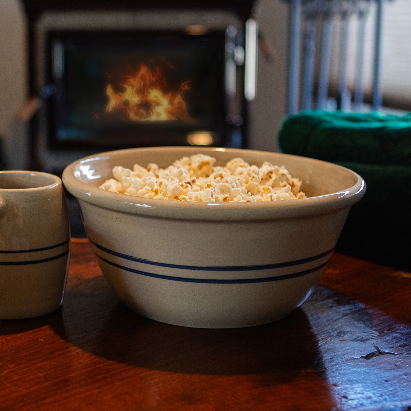 Hand-Turned Heritage Blue Stripe Stoneware Mixing Bowl 10"" - Thumbnail 3