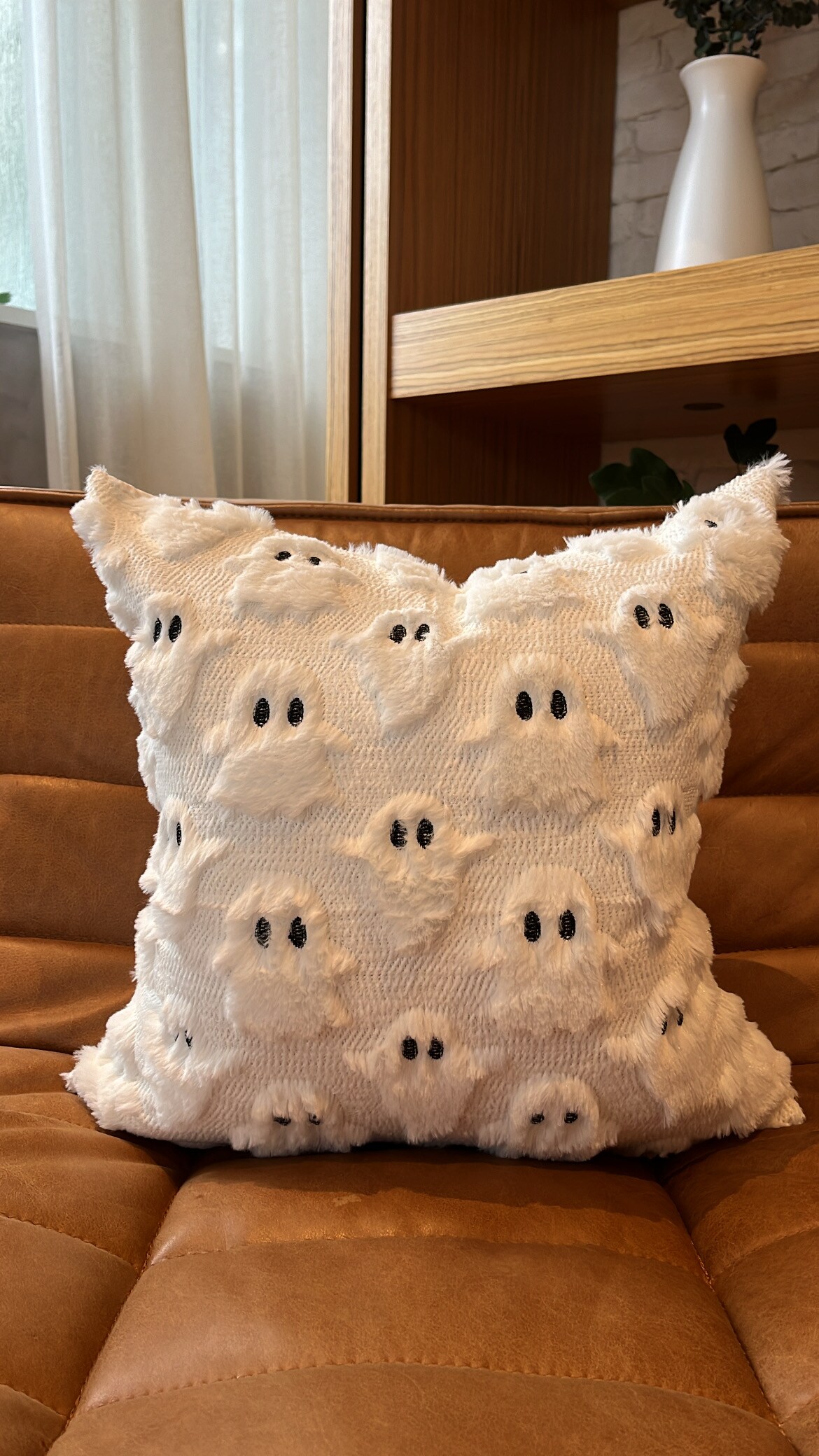 18&#x201D; White Faux Fur Ghost Pillow Cover with Hidden Zipper