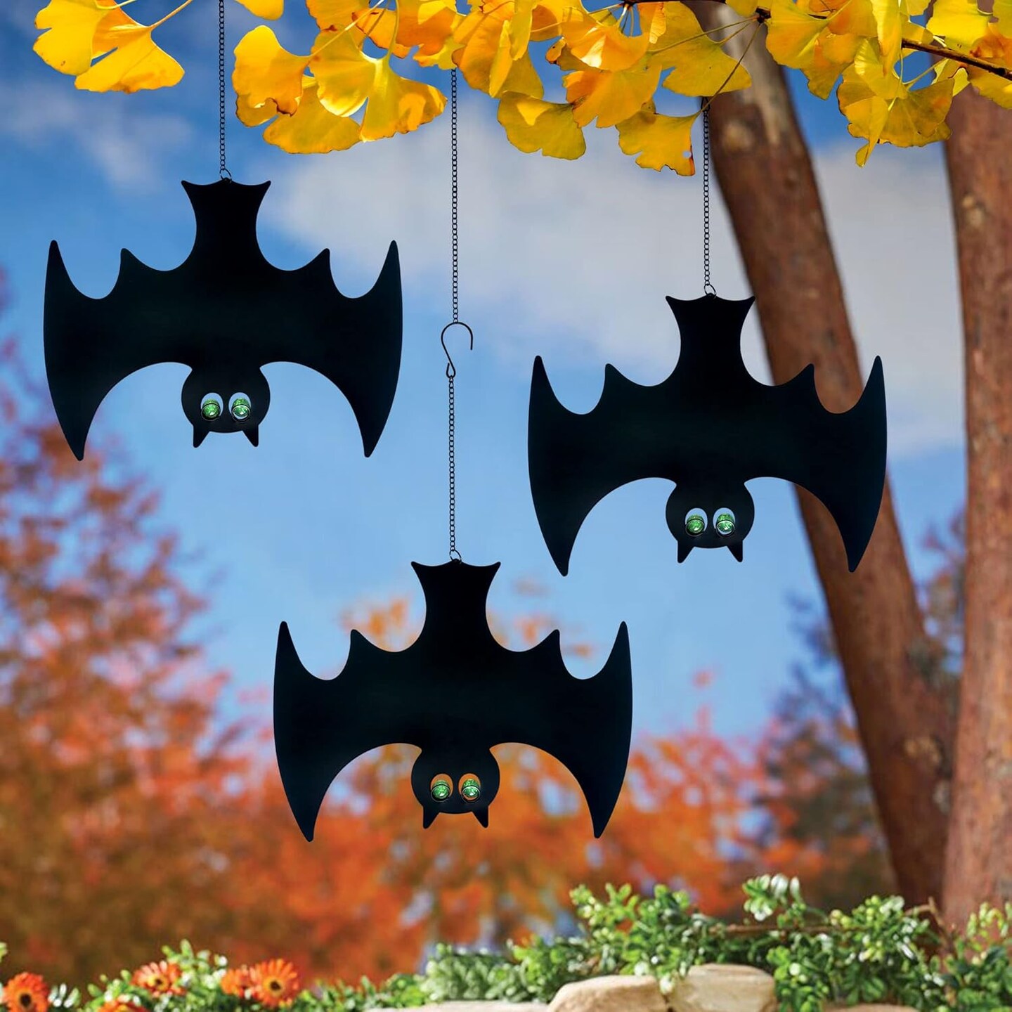 Set of 3 Metal Bat Silhouette Hanging Decorations – Glow-in-the-Dark Halloween Yard Decor, Waterproof Laser-Cut Outdoor Bats for Garden, Porch & Party Display