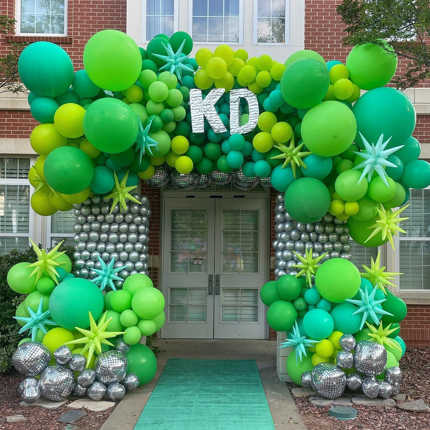 80pcs Green Balloon Set – 12 Inch Lime Green, Chrome Metallic & Confetti Latex Balloons for Jungle Safari, Forest Theme Birthday, Baby Shower & Party Decorations