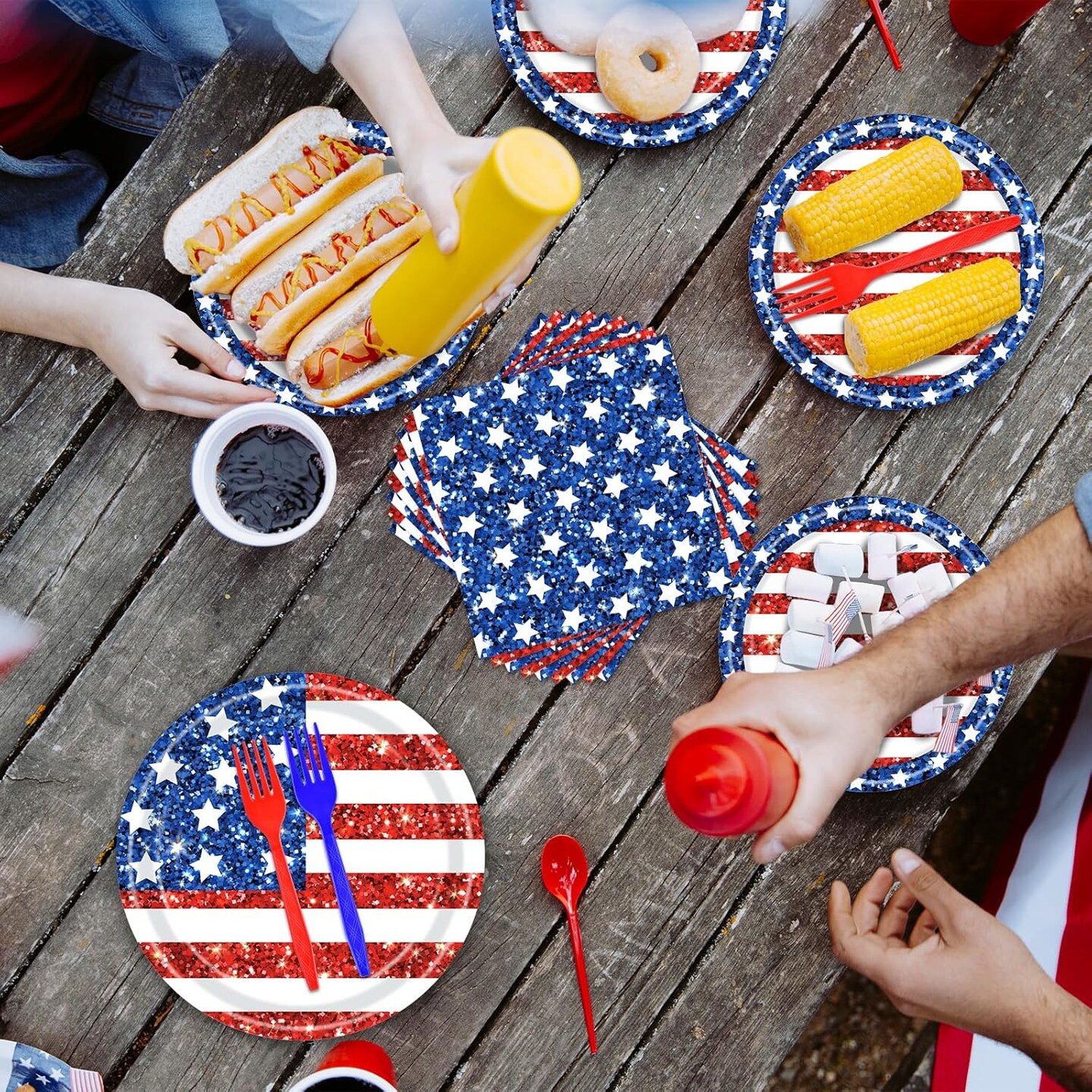 100PCS Glitter Patriotic Tableware Set for 25 Guests – American Flag Disposable Dinnerware with Plates, Napkins & Forks for 4th of July, Memorial Day & Veterans Day BBQ