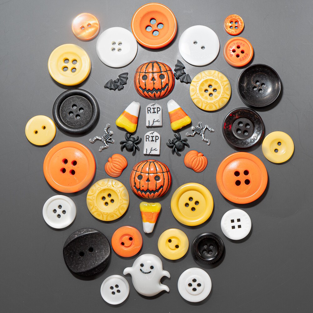 Dress It Up Buttons Haunted Harvest Pumpkin Bouquet Kit