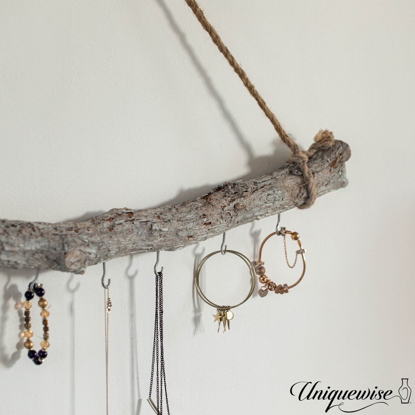 Uniquewise 19-inch Natural Decorative Jujube Wooden Log Hanging Farmhouse Wall Decor with 5 Hooks for Keys Hats and Wall Accessories - Perfect for Entryway Living Room Kitchen Hallways and Dining Area