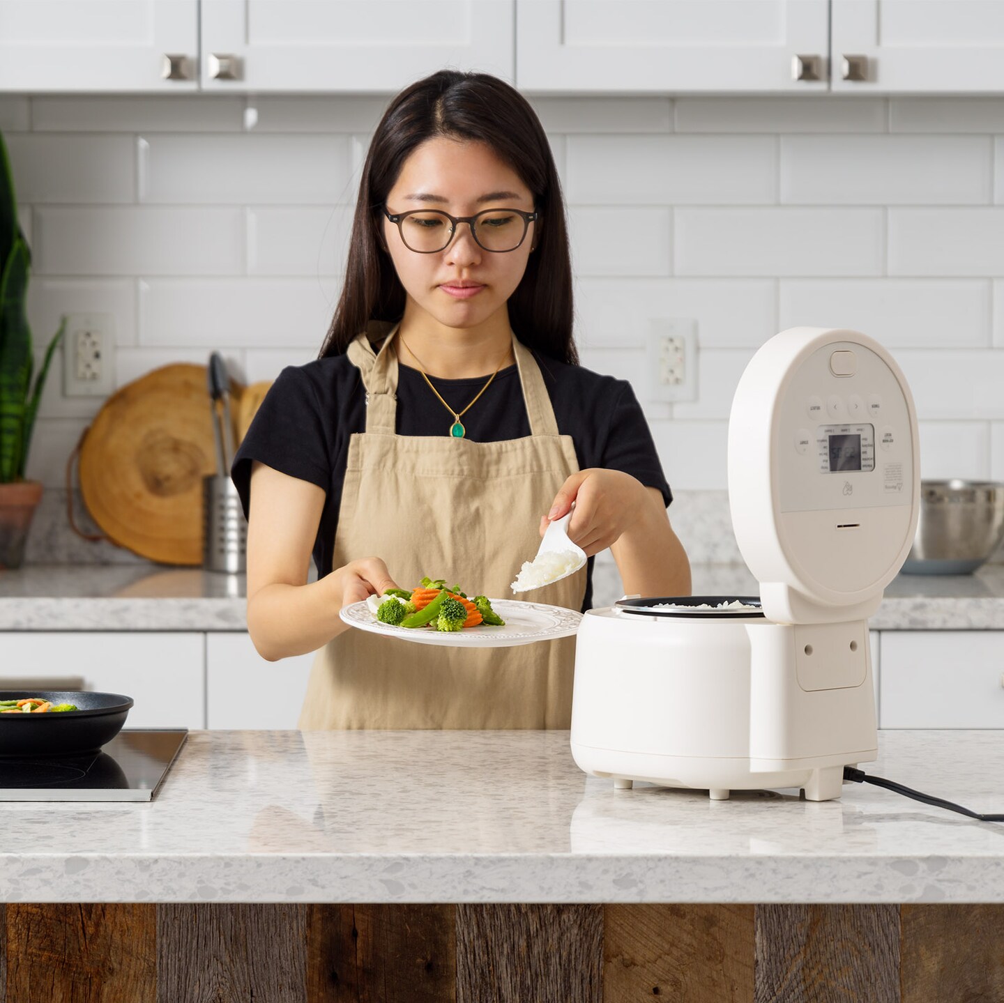 IRIS USA Micom Japanese Rice Cooker, 3-Cup Uncooked/6-Cup Cooked, Recipe Presets, Slow Cooker, Steamer, Hot Pot &#x26; Warming Function