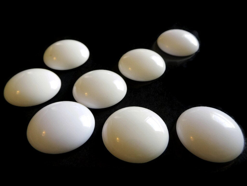 10 23mm White Round Cabochons Vintage Japanese Lucite Cabochons