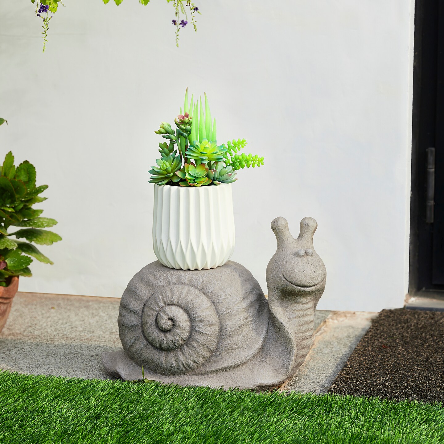 MGO Snail/Frog Garden Statue or Planter Stand