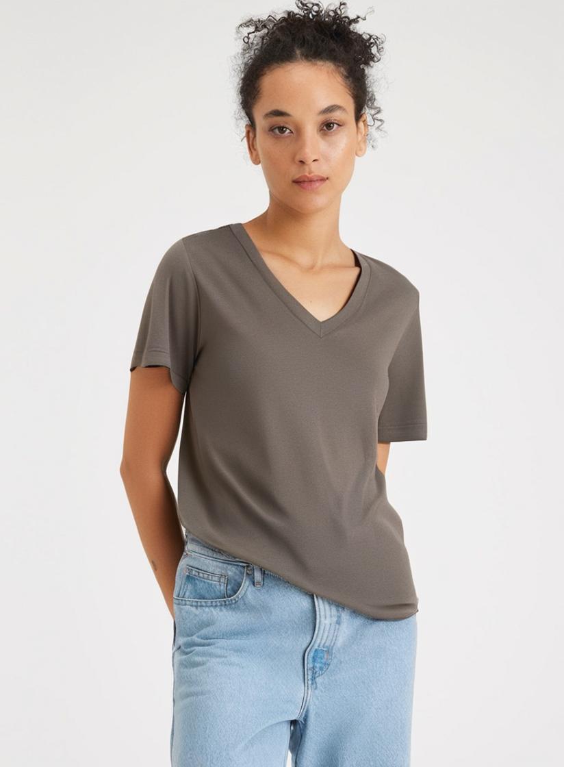 BELLA + CANVAS® Women Relaxed Jersey V Neck Short Sleeve T-Shirt