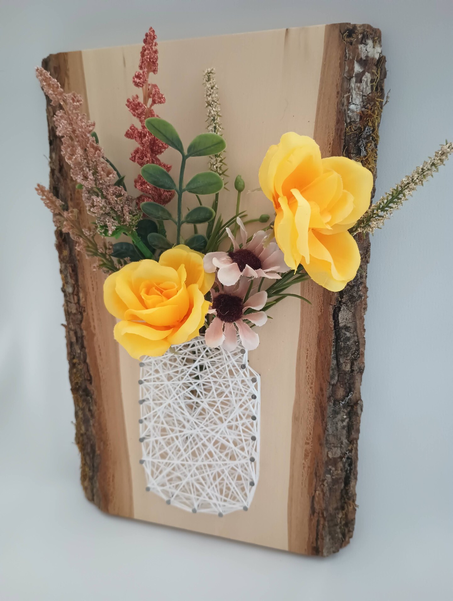 How-To name is String Art Flower Vase
