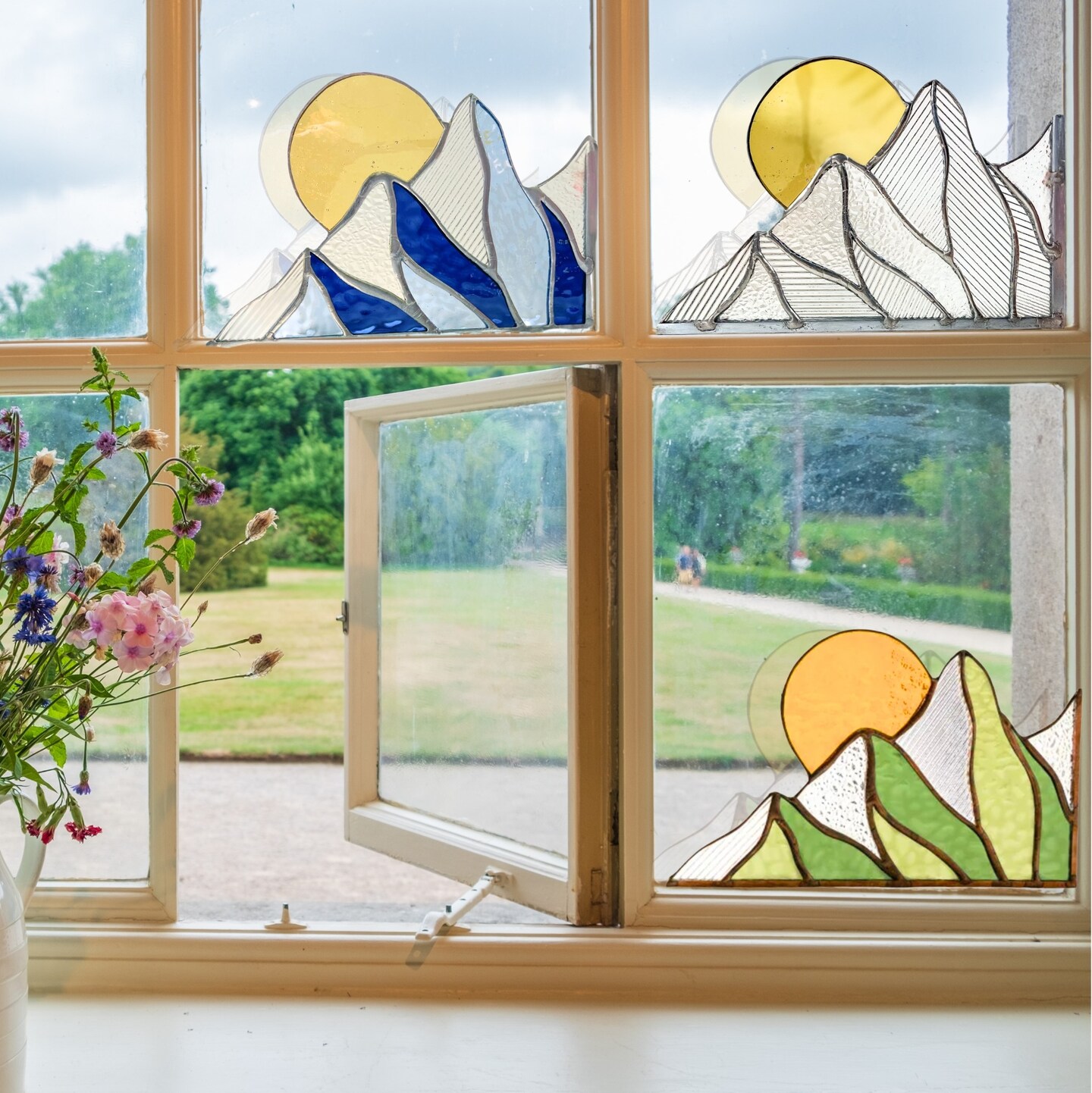 product name is Stained Glass Mountain Scape (Corner Piece)