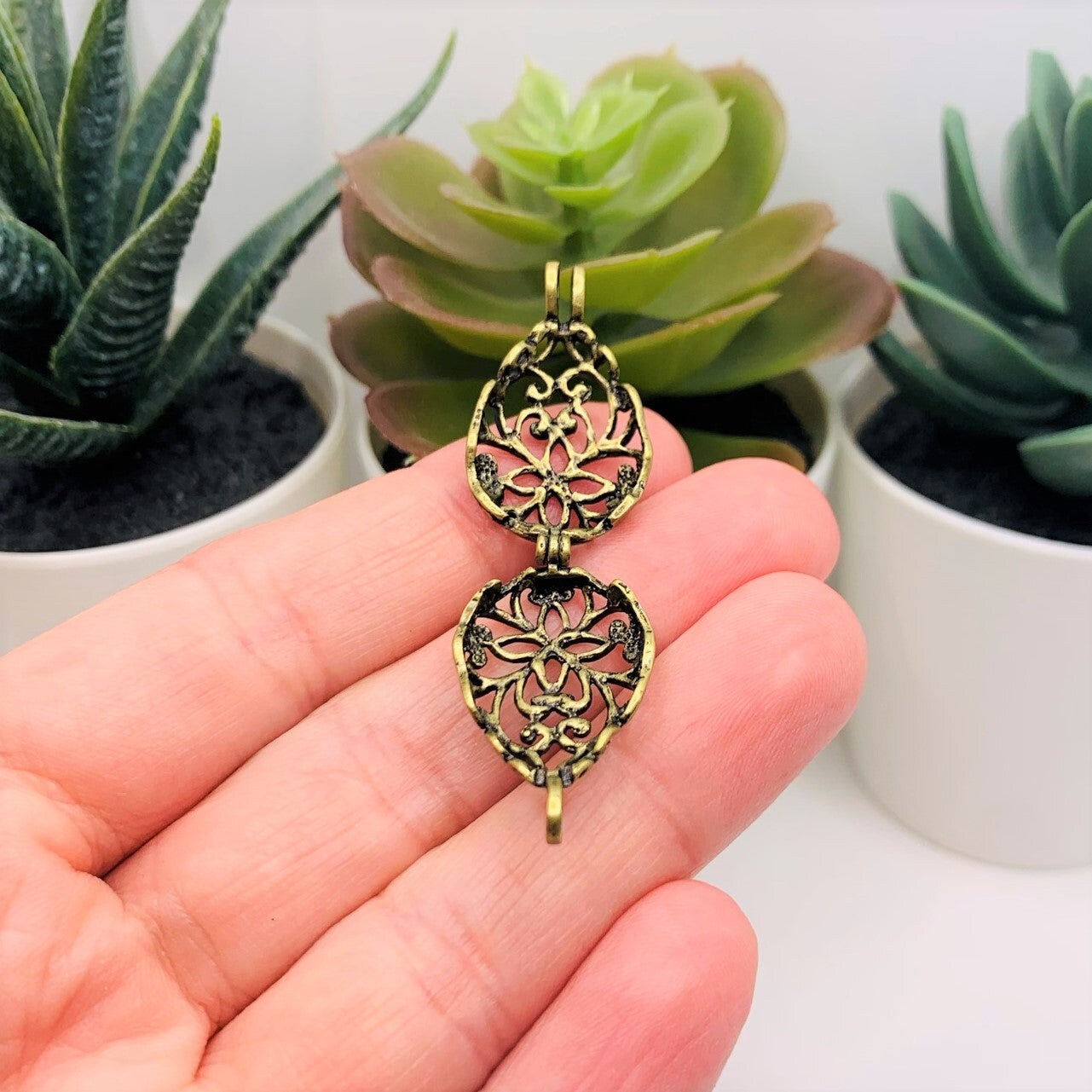 4 or 20 Pieces: Bronze Filigree Teardrop Diffuser Lockets