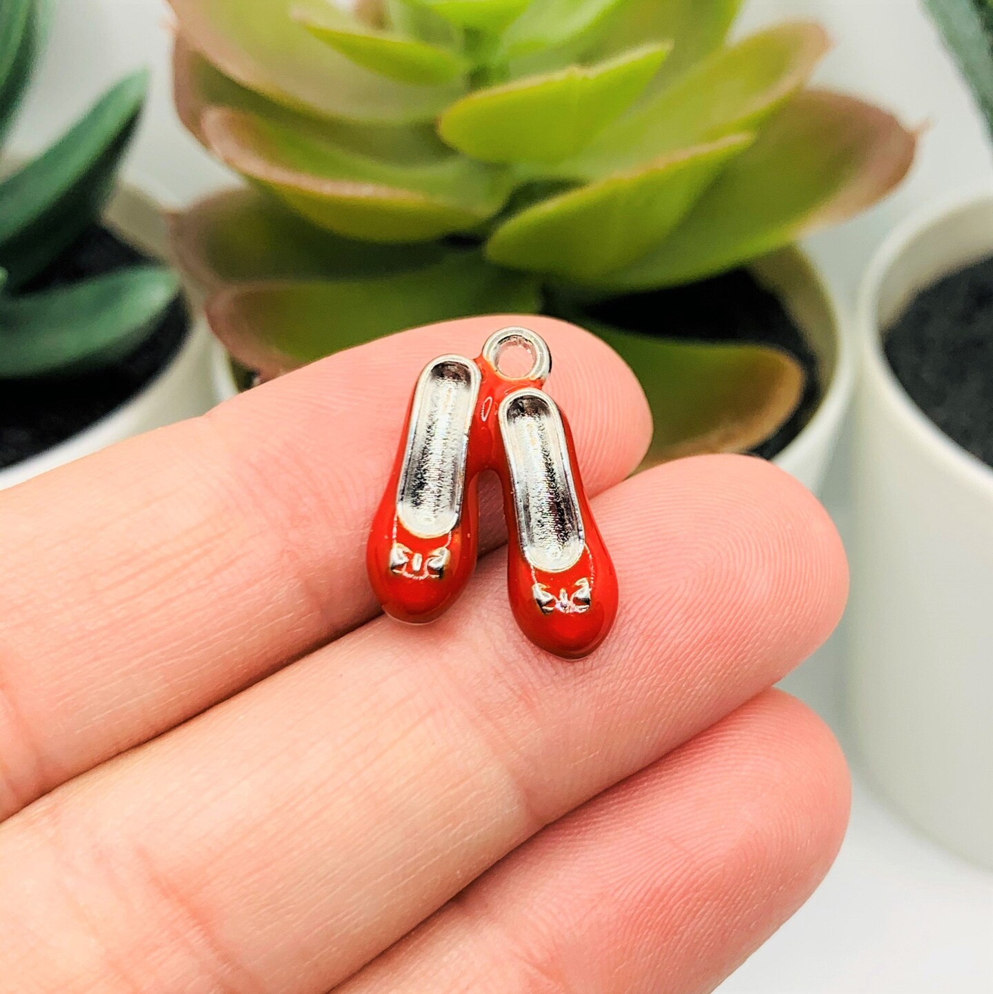 4, 20 or 50 Pieces: Red Ruby Slipper Wizard of Oz 3D Charms