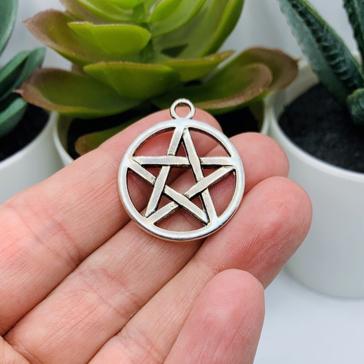 4, 20 or 50 Pieces: Large Wiccan Pentacle Charms
