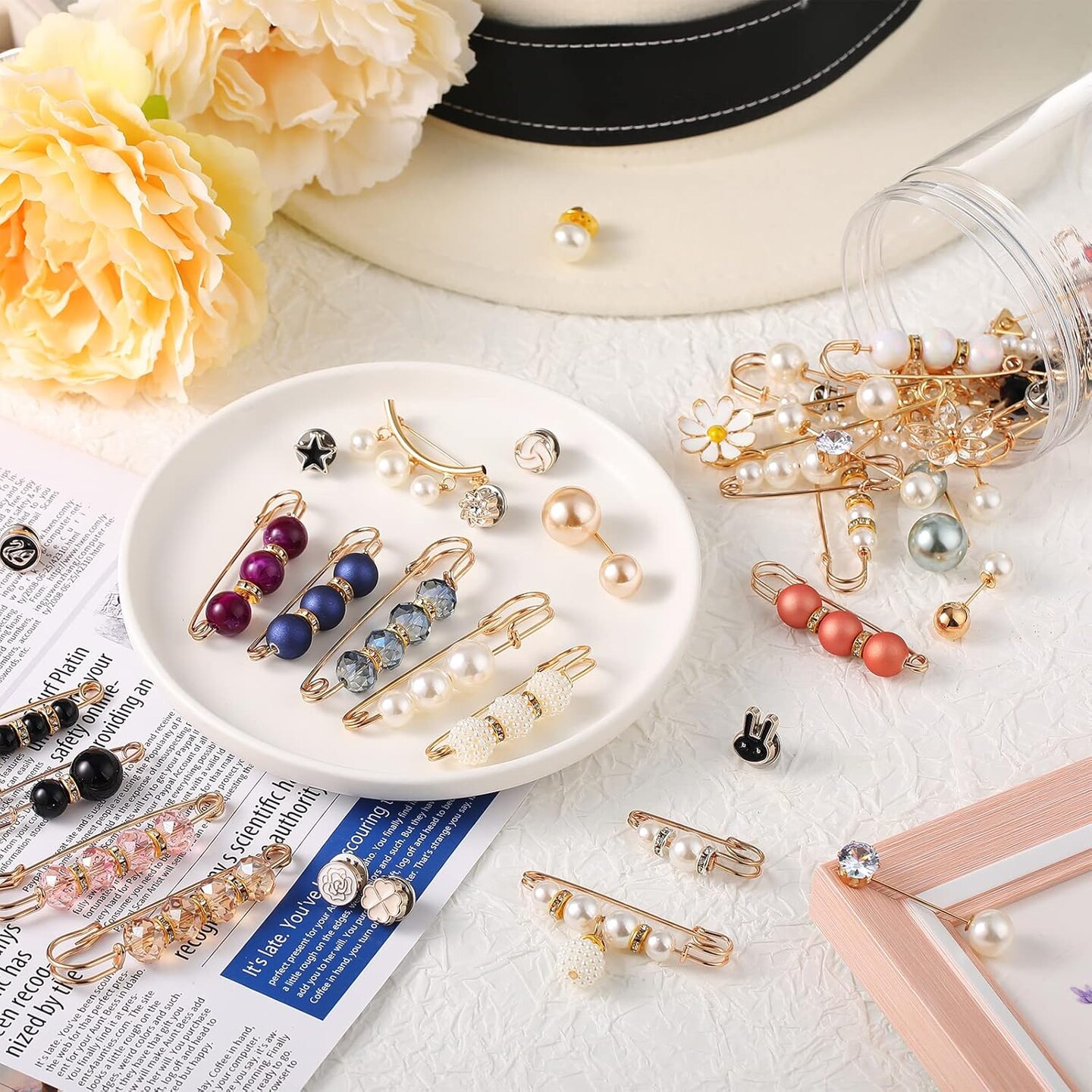 50 Pcs Charms for Socks with Storage Box Brooches and Pins for Women Pearl Brooches Decorative Safety Pin Jewelry Safety Pin for Clothing Dresses Decoration Accessories
