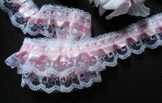 1&#x22; x 50 Yards Pink Ruffled Lace Trim