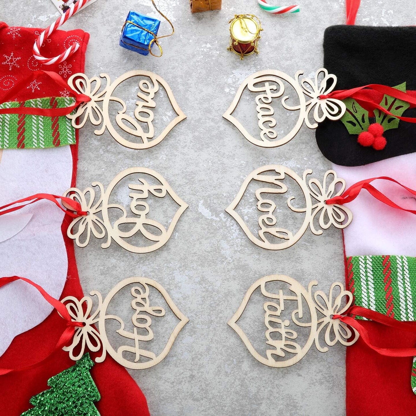 30 Pieces Christmas Wooden Hollow Ornaments Xmas Tree Hanging Tags Crafts Pendant Decor Christmas Holiday Wedding Decorations