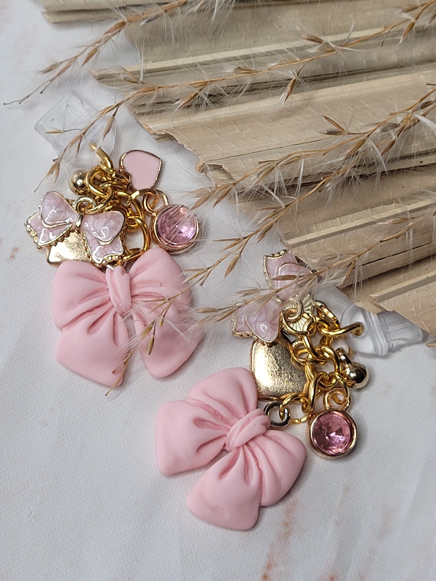 COQUETTE BOW DUST COVER-CHARM FOR USB TYPE C FITTING