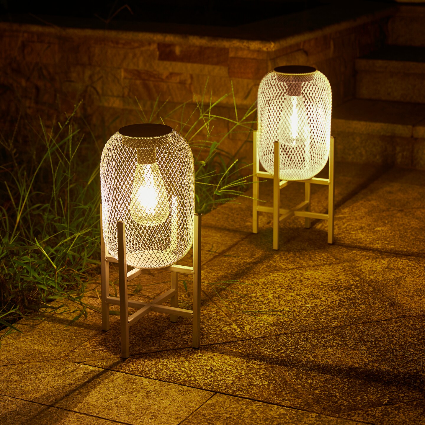 Set of 2 White Metal Mesh Solar Powered Edison Bulb Outdoor Lantern with Stand
