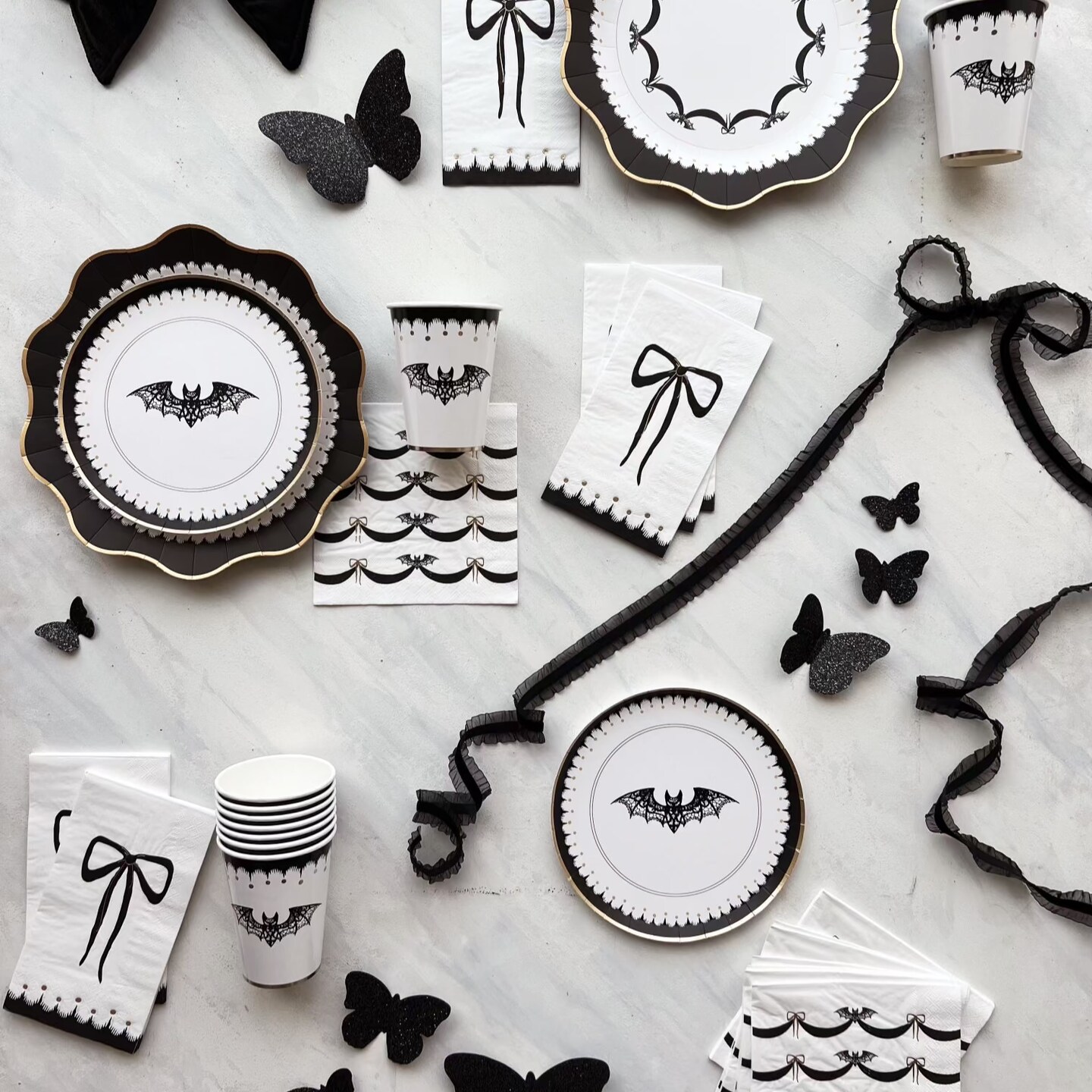 ELEGANT HALLOWEEN DESSERT LACY BAT PLATES