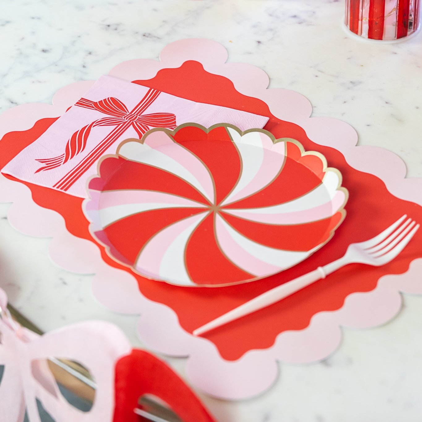 RED &#x26; PINK PRESENT LARGE NAPKINS