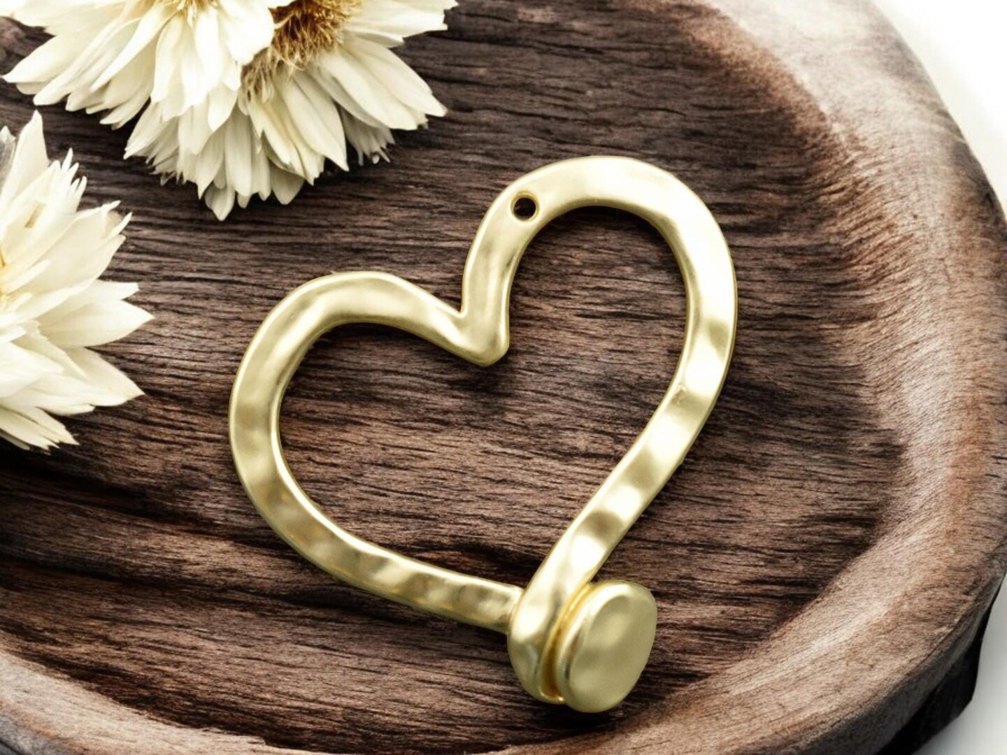 49x48mm Matte Gold Hammered Heart Pendant
