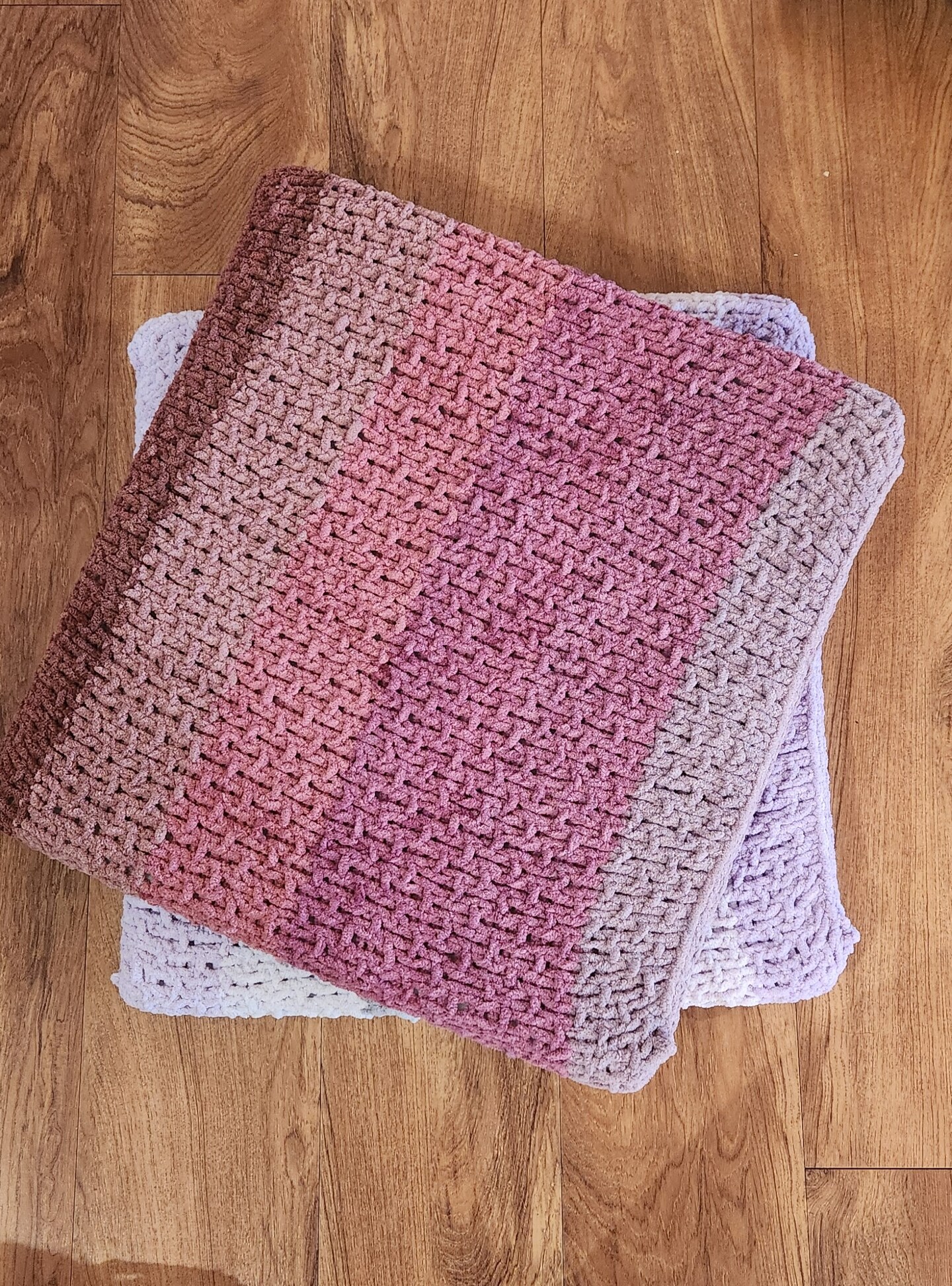 product name is Knit Pet Bed, padded pet mat, washable cat bed
