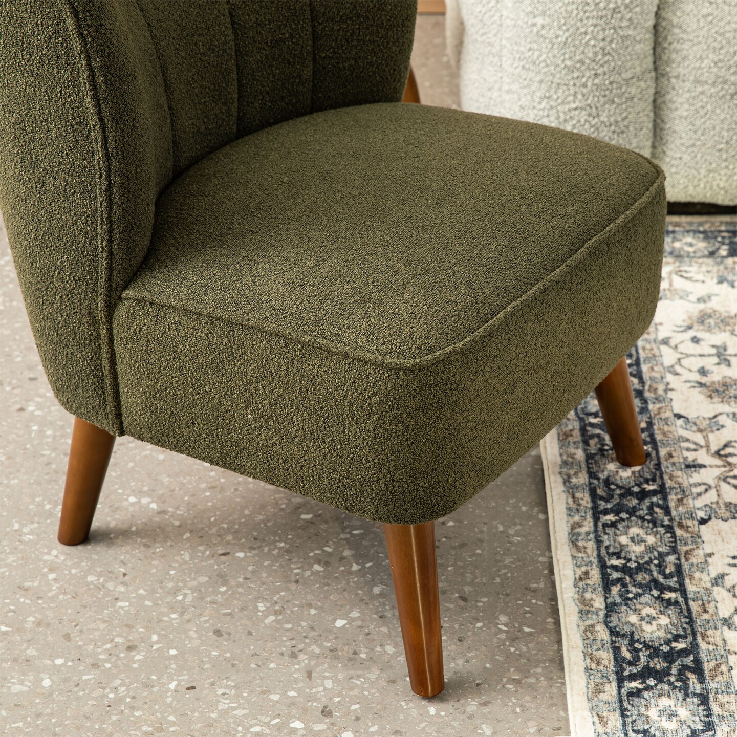 32.75"H Upholstered Tufted Accent Chair with Rubber Wood Legs