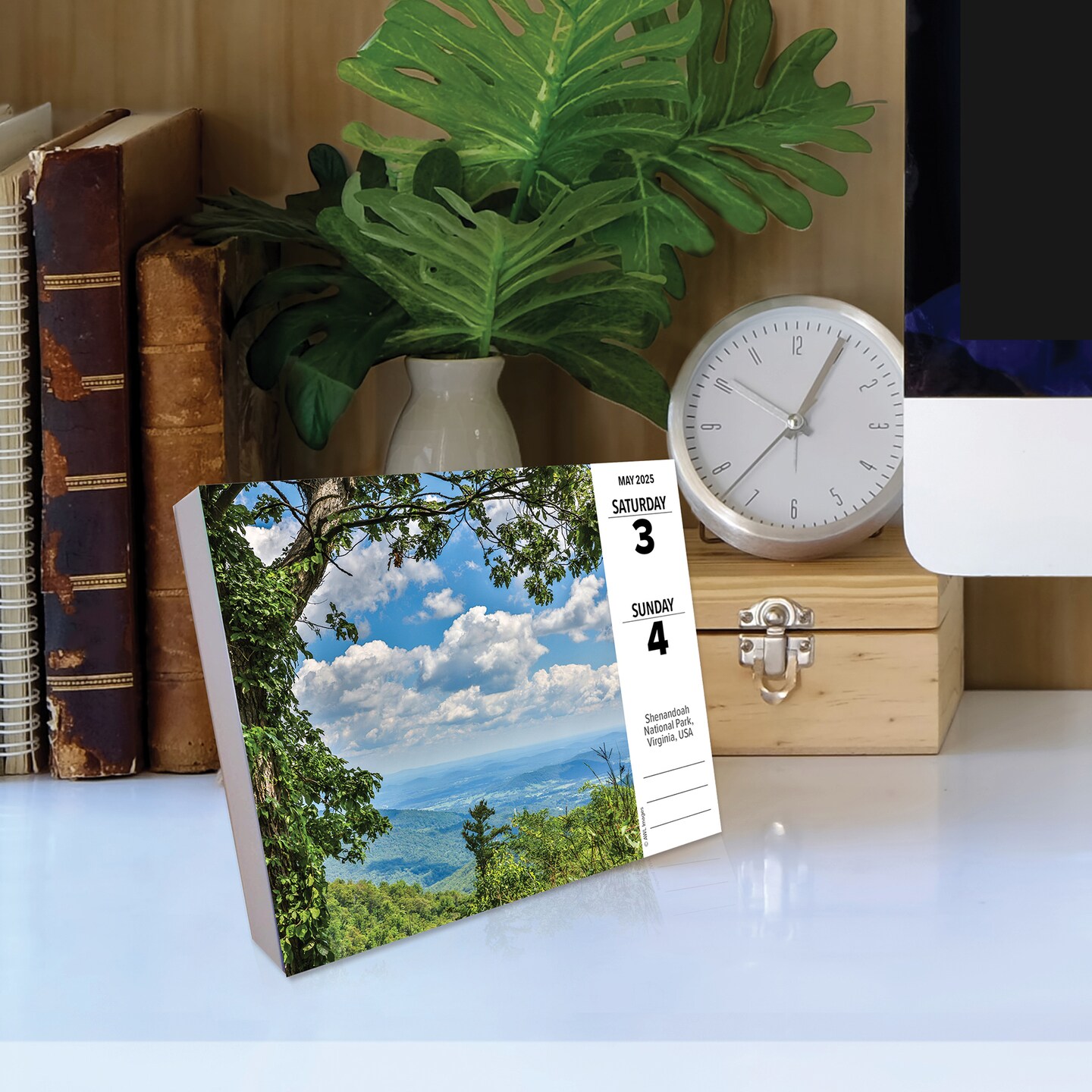 National Parks 2025 Box Calendar, Daily Desktop