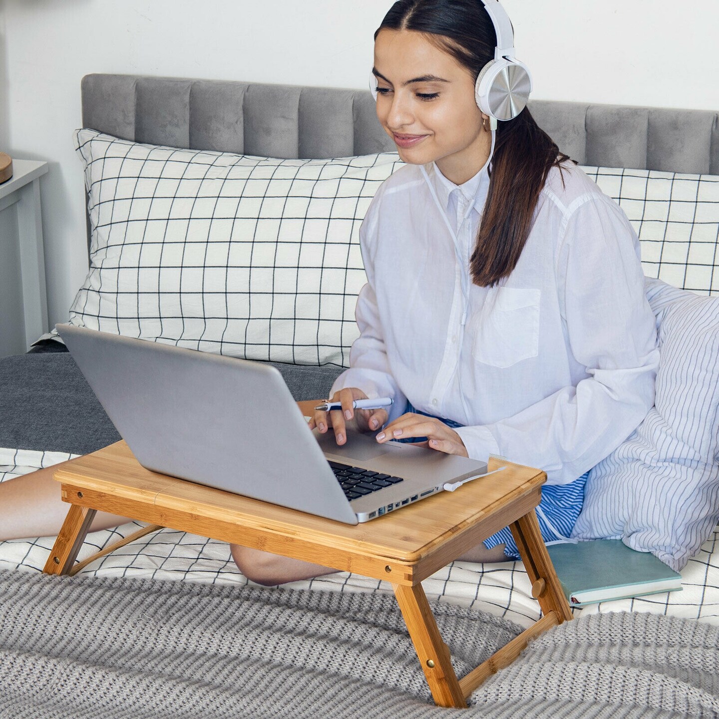 Wicker Laptop Lap Tray with Adjustable Legs and Tilting Heat-dissipation Top- Natural