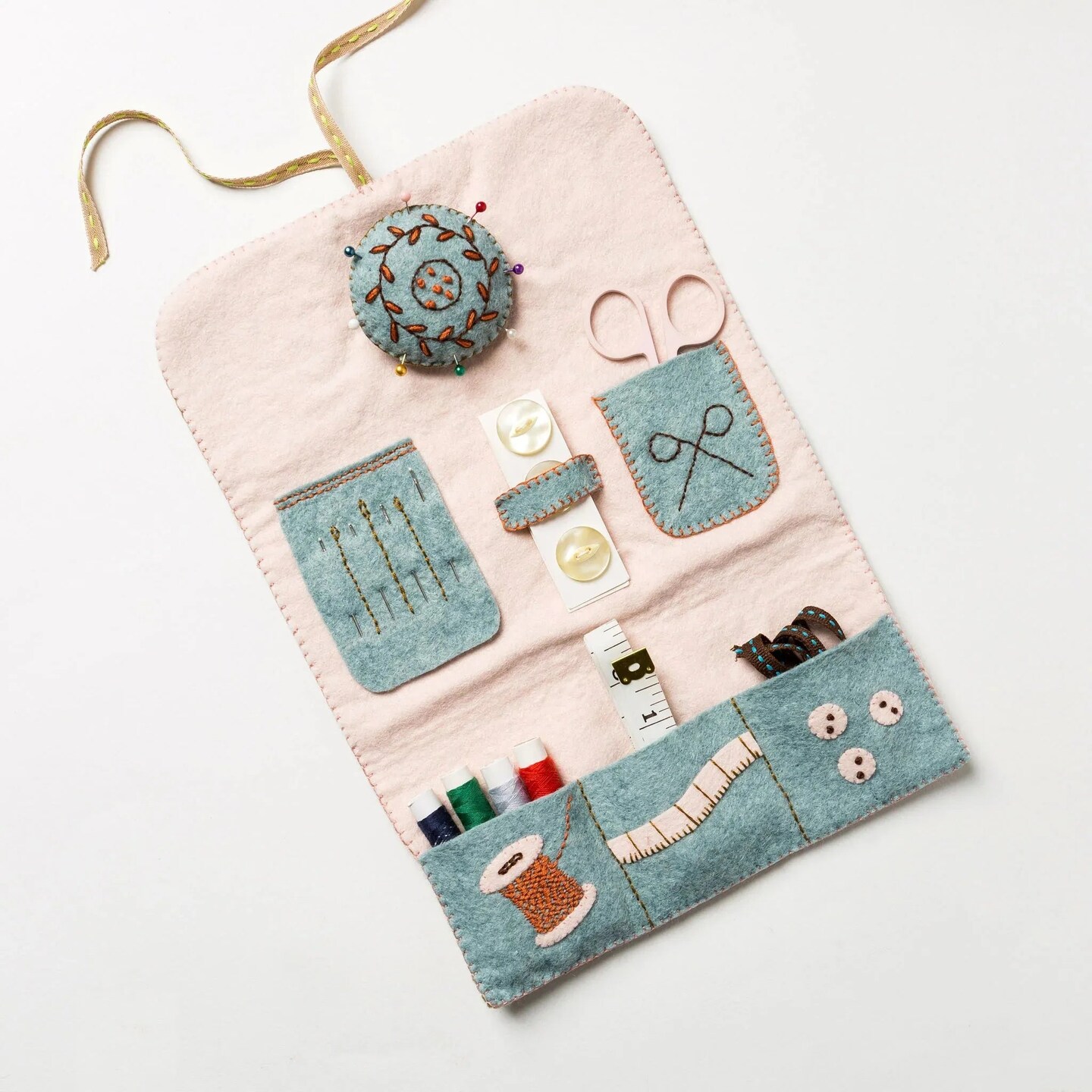 Sewing Roll from Felt Craft Kit SEWRL1O