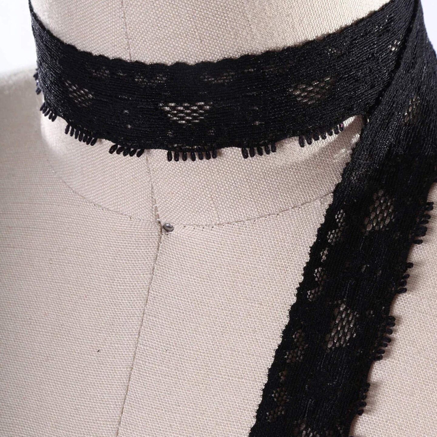 Black Stretch Lace Trim 2 Yards Scalloped Edges Heart Design Elastic Lace