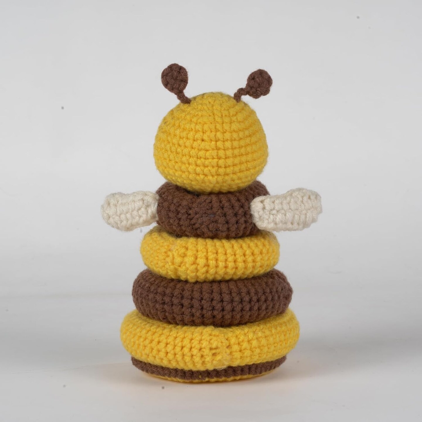 Crochet Kit for Beginners, 1 Bee Designs, Crochet Starter Kit with Step-by-Step Video Tutorials, Yarns, Hooks, Instruction, and Accessories to Make Crochet Bee