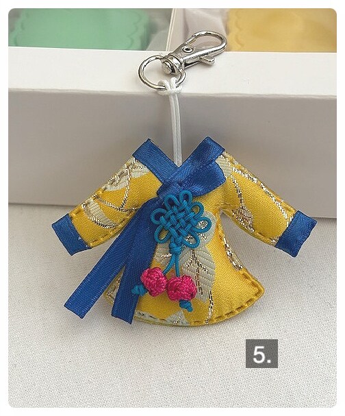 Hanbok Jeogori Keyring, Traditional Korean Costume, Decoration