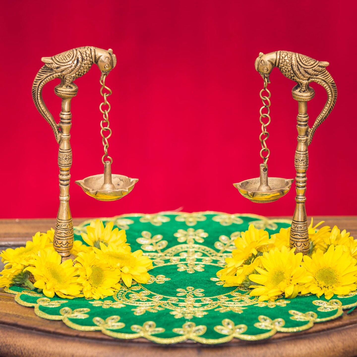 2 Pc Parrot Brass Oil Diya Kerala Samai Puja Diya Traditional 7.5 Inches Bird Pair Hanging Chain Oil Lamp Hindu Religious Kathu Vilakku Deepak for Home Temple Diwali Decor Housewarming Gift