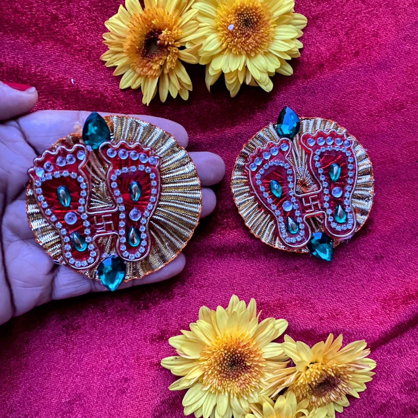 Acrylic Lakshmi Charan Paduka Feet 2 Pairs Laxmi Padhuka Good Luck Footsteps Shubh Labh Rangoli Sticker for Door Entrance Home Temple Diwali Decoration Indian Traditional Vara Lakshmi Pagla