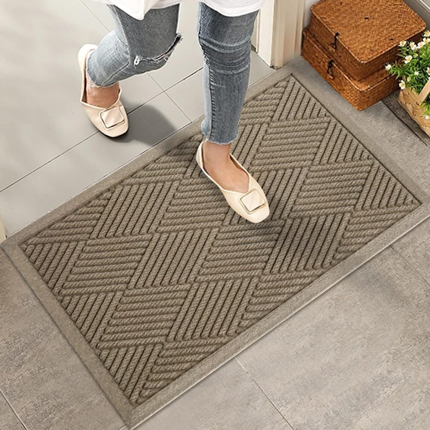 Sturdy Front Door Mat, Absorbent Muddy Dirt Resist Welcome Door Mats Outdoor Indoor, Stain and Fade Resistant, Non-Slip Rubber Backing Low Profile Doormat for Entryway, 30&#xD7;17, Beige