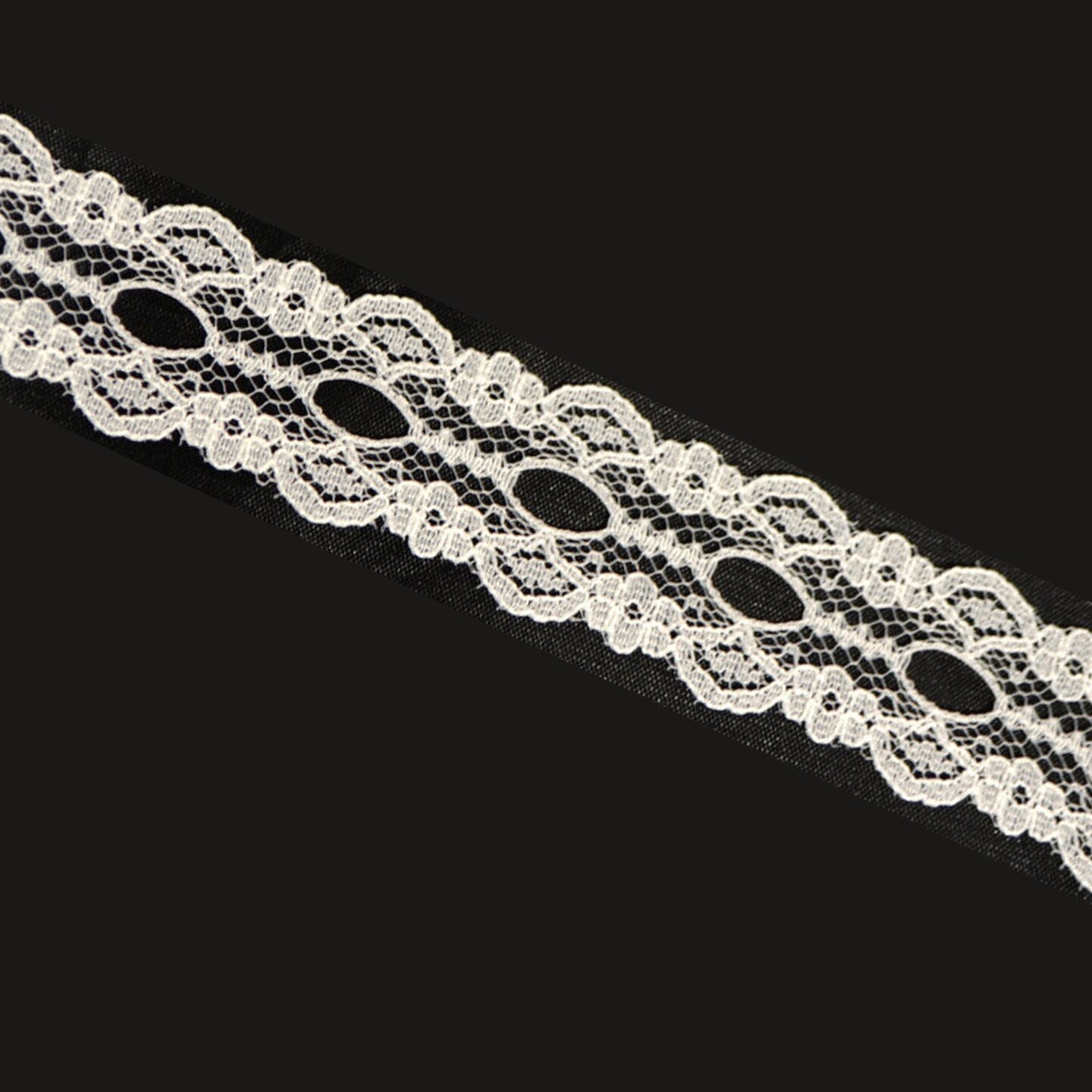 1&#x22; x 400 Yards White Flat Lace Trim Roll