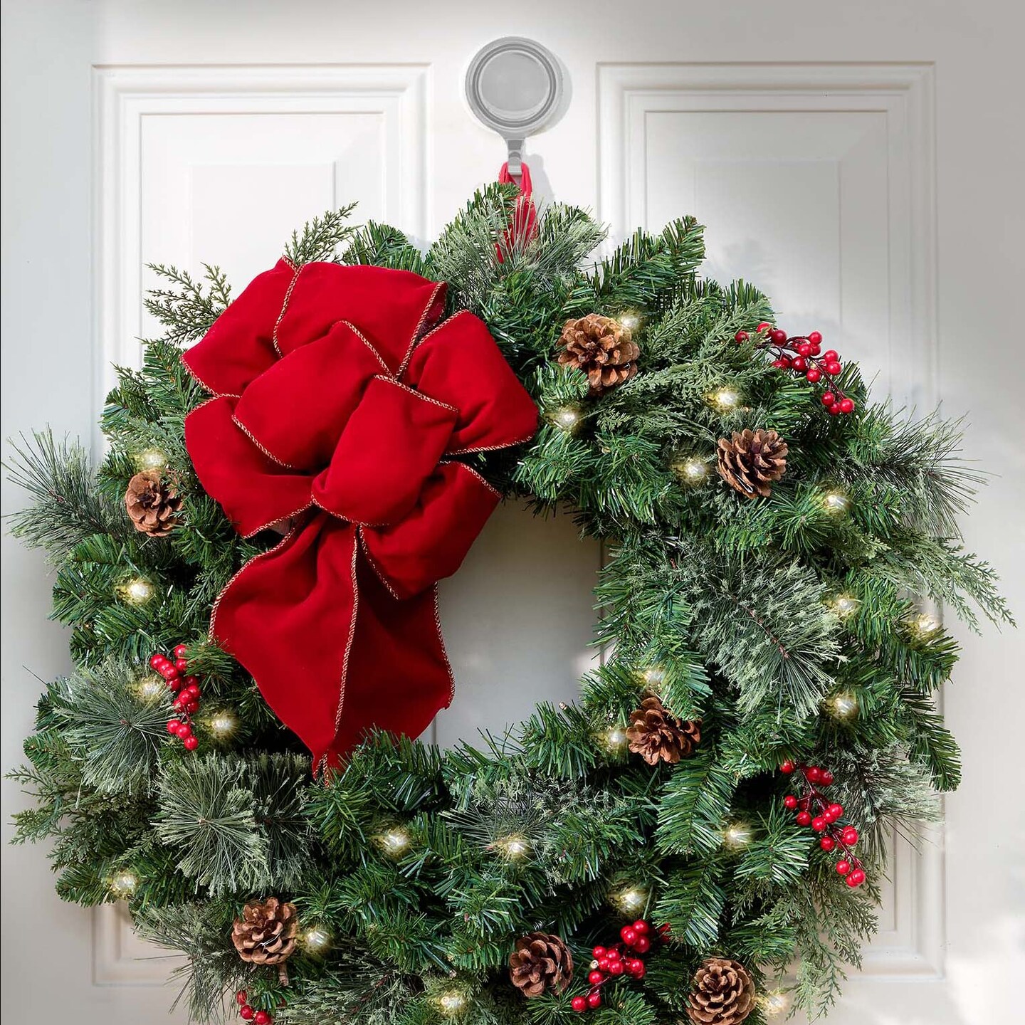 Attract Pinch-Free Magnetic Wreath Hanger 2-Pack