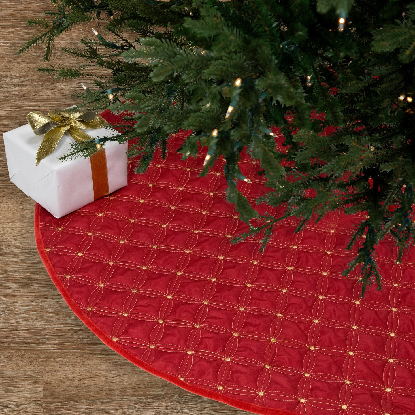 Northlight Round Quilted Tree Skirt - 60&#x22; - Red and Gold