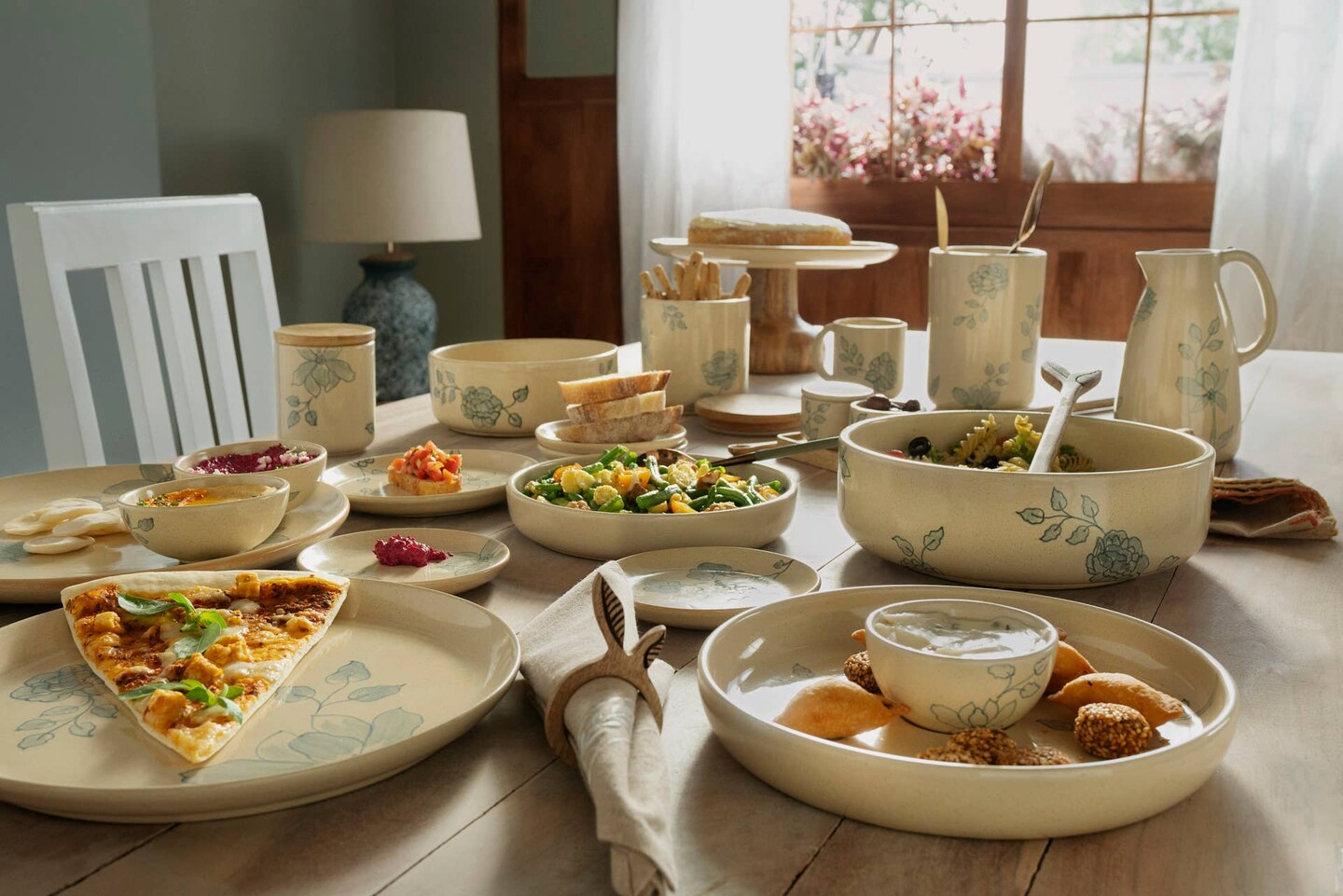 Handcrafted Ceramic Chip and Dip Bowl &#x2013; Stylish Serving Bowl for Parties &#x26; Gatherings