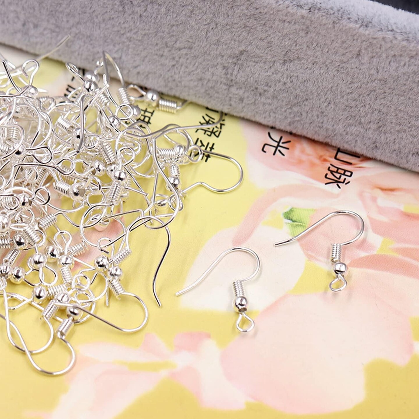 600Pcs Hypoallergenic Earring Hooks, Silver Earring Making Kit, Supplies with Earring Backs and Jump Rings for Jewelry Making (Silver)