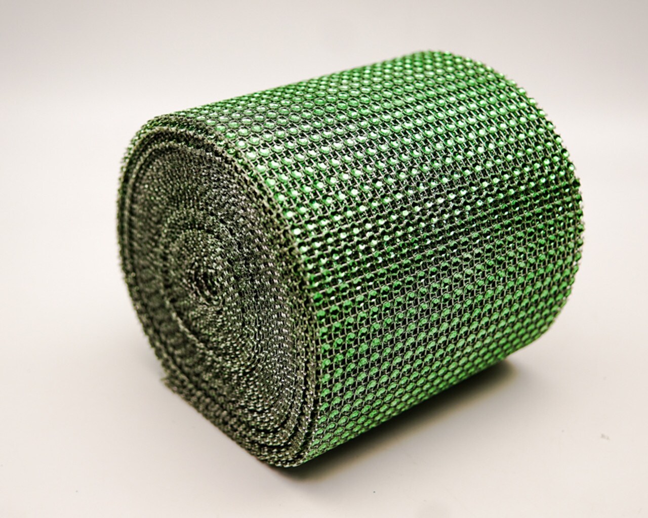 4.5&#x22; x 10 yards 24 Rows Emerald Green Diamond Mesh Wrap