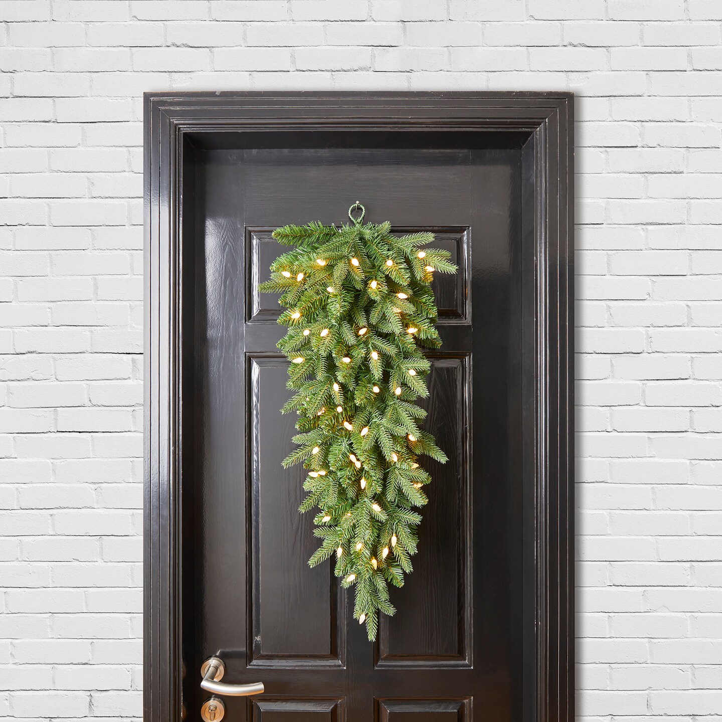 3ft Pre-Lit Greenery Christmas Teardrop Swag with 50 Lights and Timer