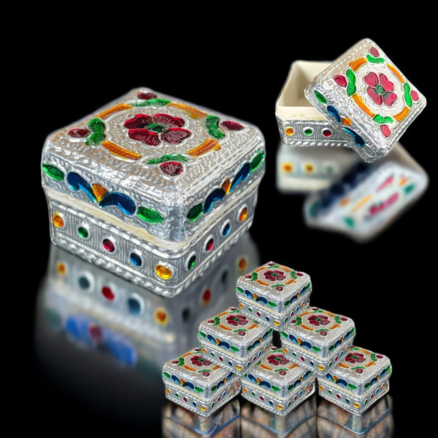 Small Golden / Silver Kumkum Holder, Jewelry Box, Pooja Return Gift, Navrathri Favor, Sindoor Dabbi, Sindoor, Diwali Gift, Diwali Favor
