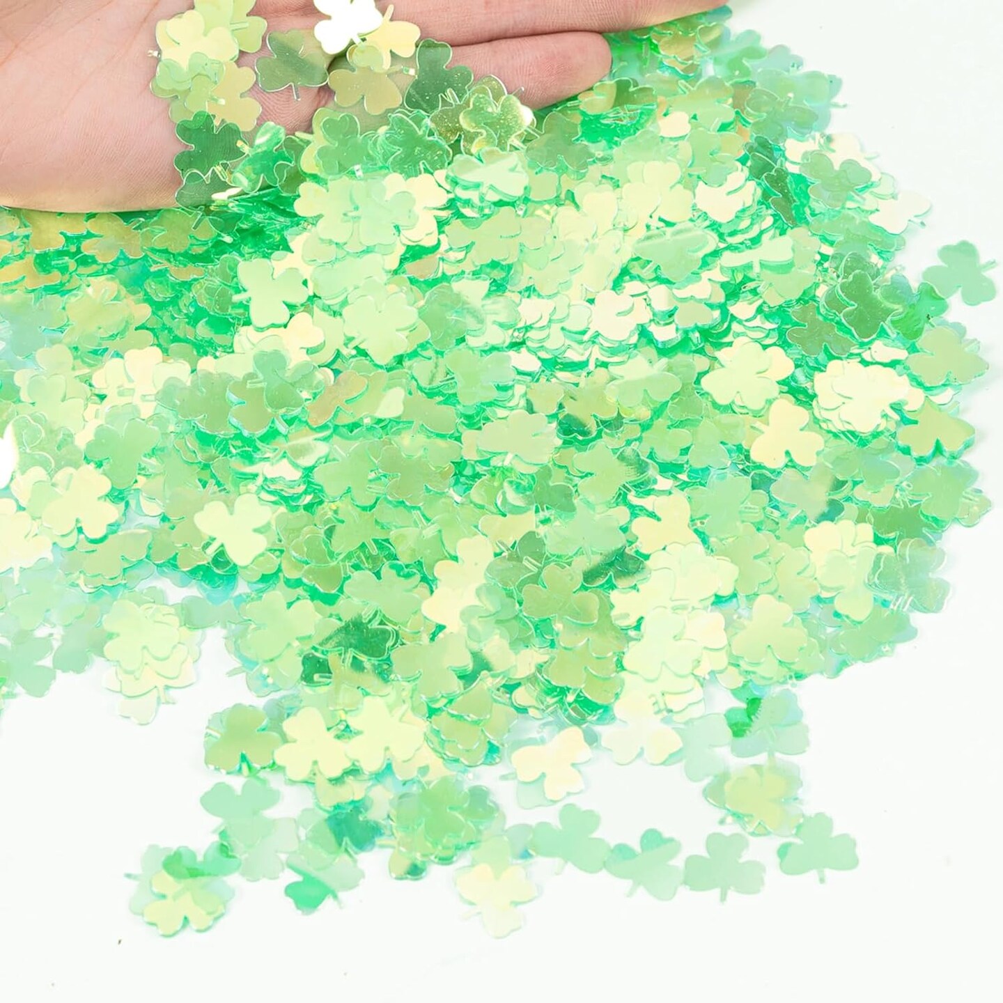 1500pcs/50g Shamrock Confetti Decorations,Iridescent Shamrock Table Confetti Green Glitter Lucky Clover Shamrock Sequin for St. Patrick&#x27;s Day Party Home Decoration