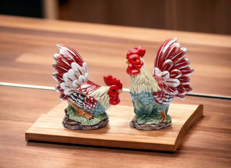 Ceramic Rooster Salt &#x26; Pepper Shakers, Home D&#xE9;cor, Gift for Her, Gift for Mom, Kitchen D&#xE9;cor, Dining Table D&#xE9;cor, Farmhouse Decor